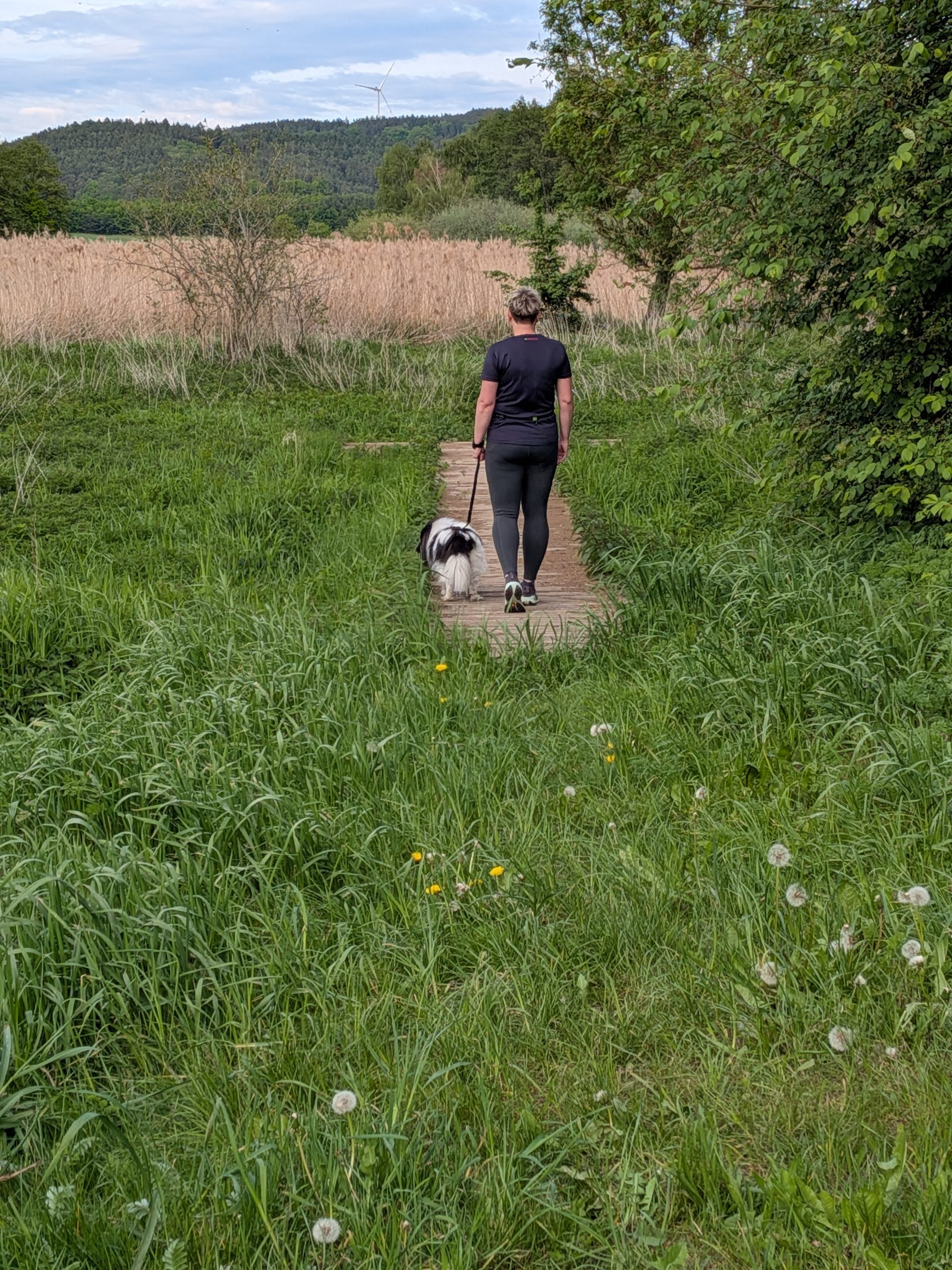 Jasmin mit Buddy unterwegs